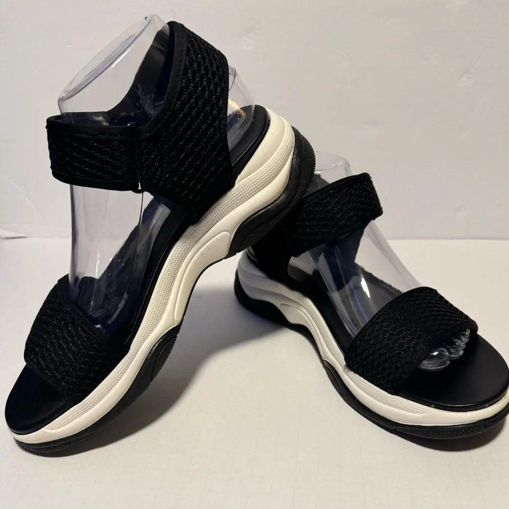 X Appeal Women’s Sandals Size 9 Black Strappy Active Comfortable Adjustable EUC